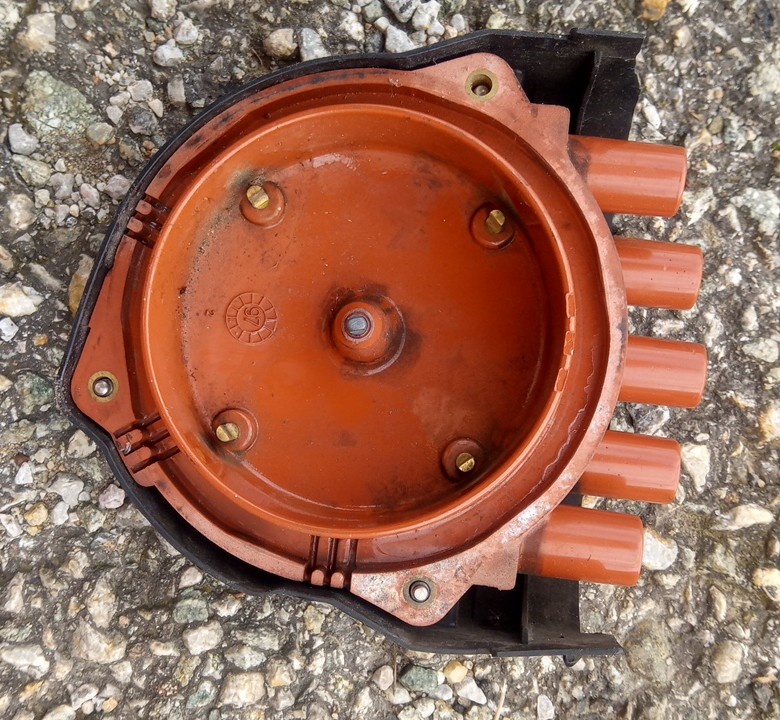 Kryt hlavy rozdeľovača BMW 318i E30 . - 7