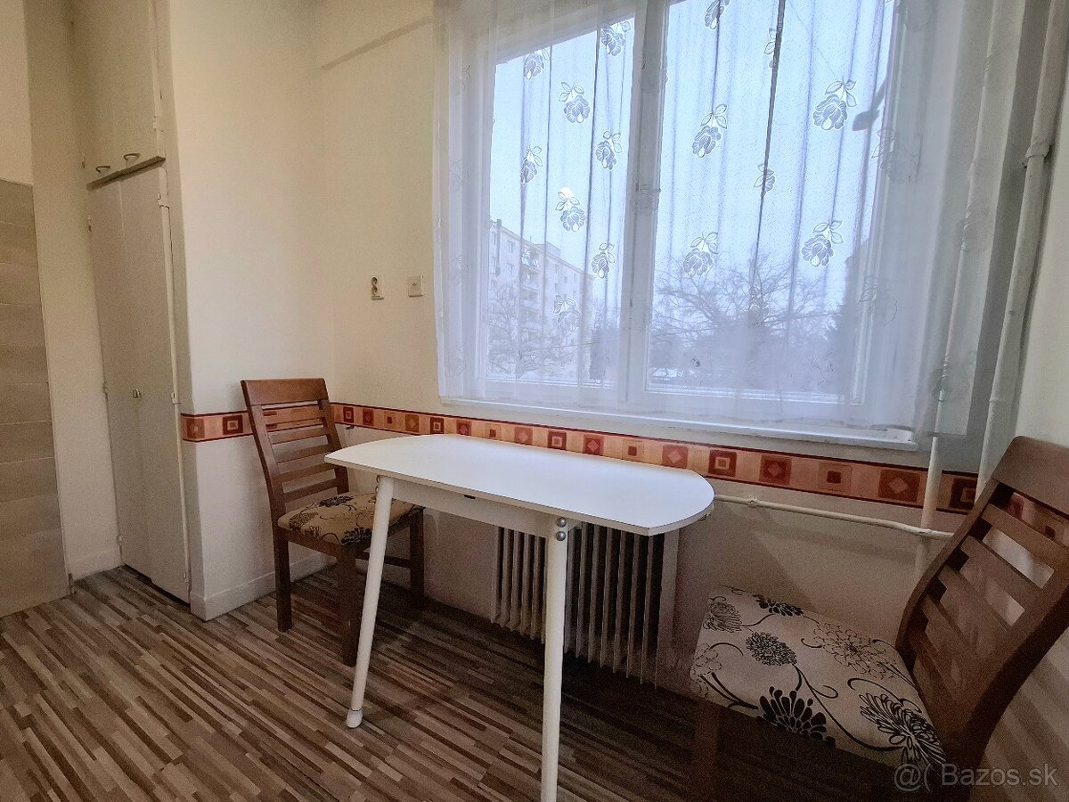 3 - izbový byt v pôvodnom stave, Prievidza - Š. Králika - 7