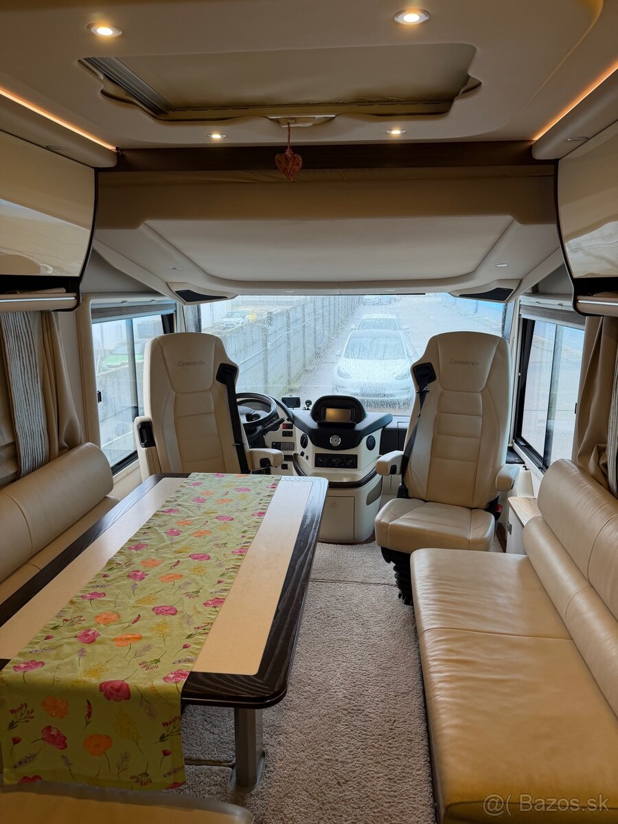 Concorde Charisma 900L - 7