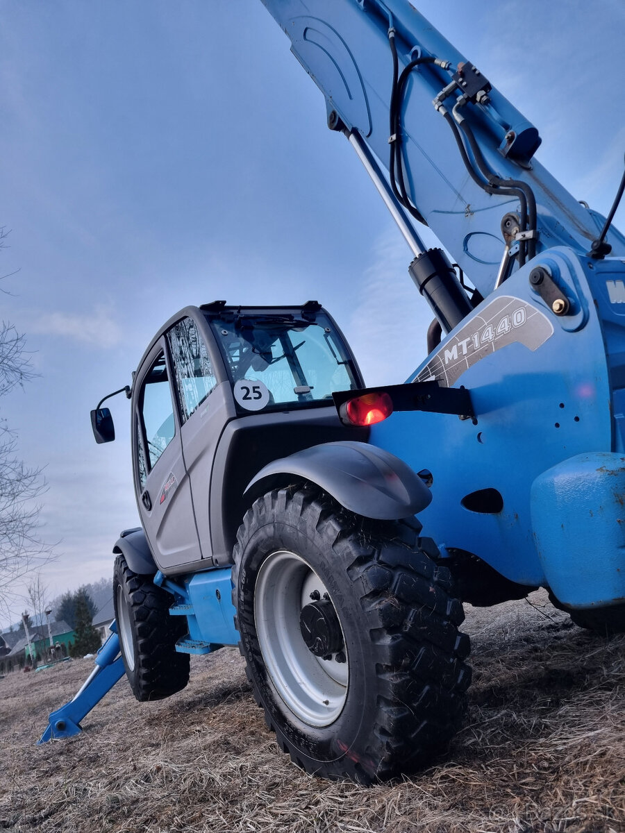 Teleskopický nakladač Manitou MT1440 - 7