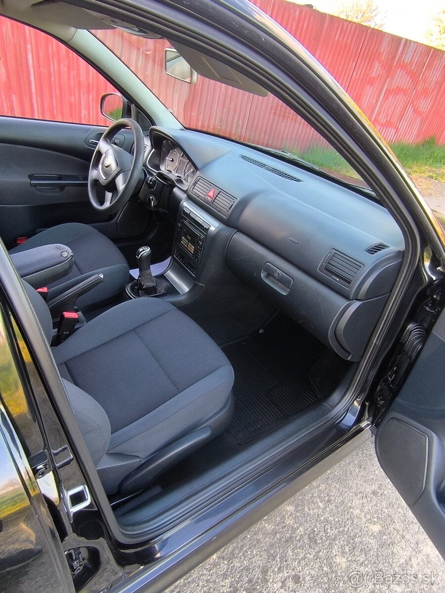 Škoda Octavia 1.9 tdi Tour - 7