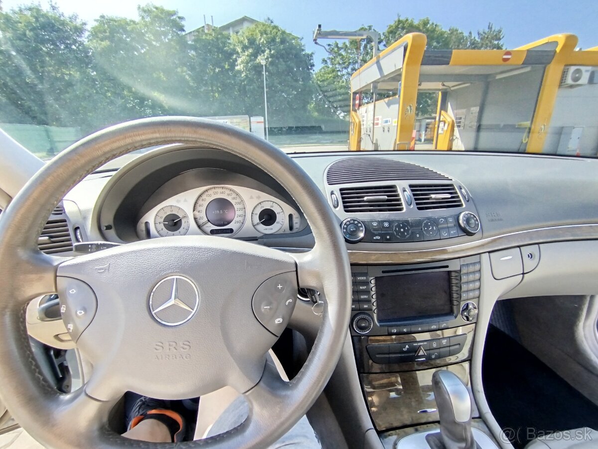 Mercedes benz E270 - 7