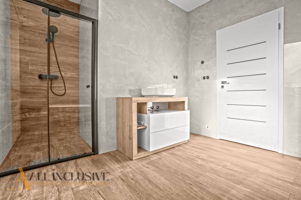 ALL INCLUSIVE I 3 IZBOVÉ BYTY S TERASOU, SO ZÁHRADOU + 2 PAR - 7