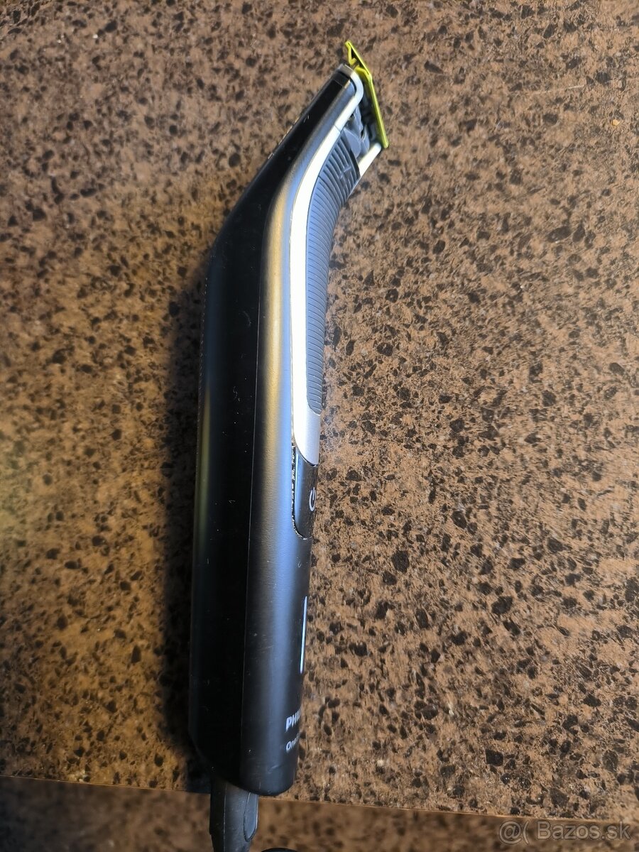Holiaci strojček Philips One Blade Pro QP6510/20 - 7