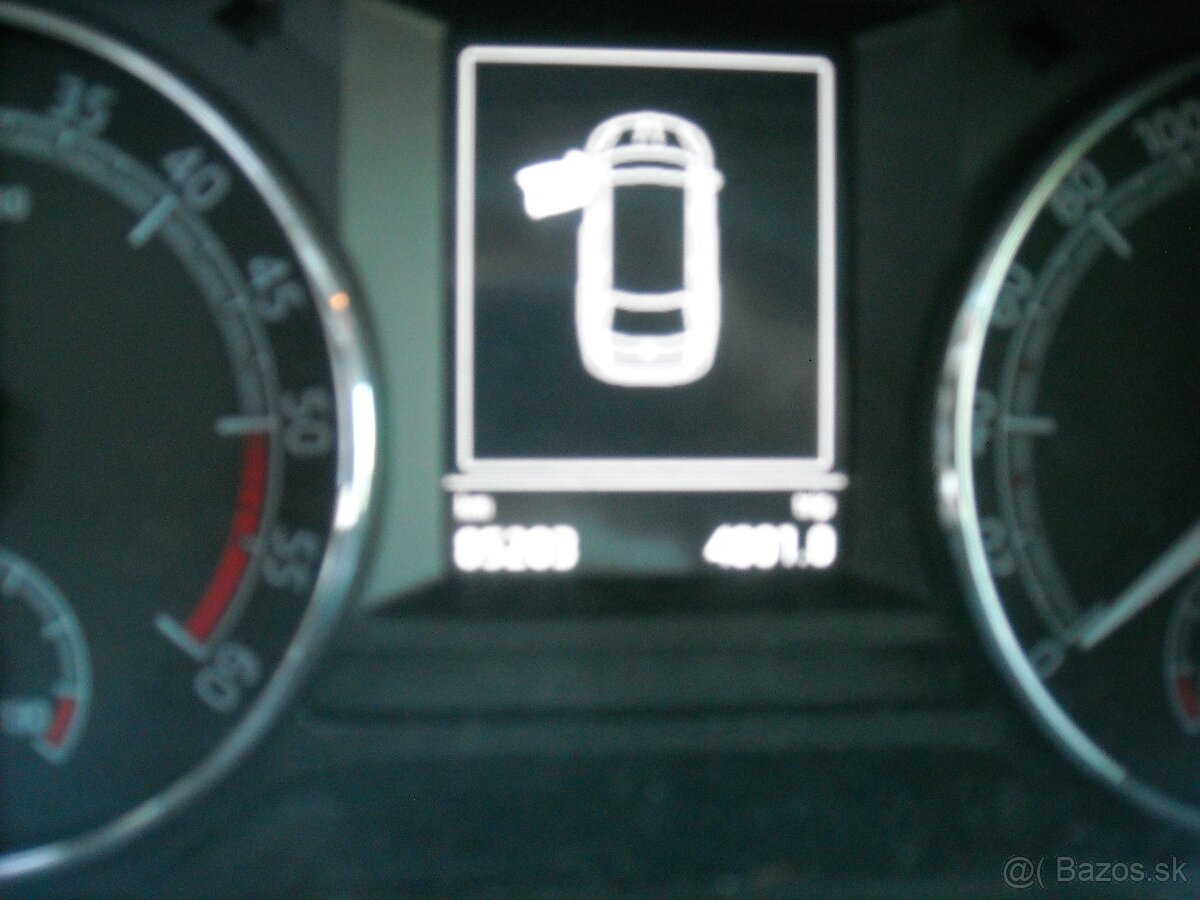 Skoda Octavia3 1,6TDI-88000km-odpocet DPH - 7