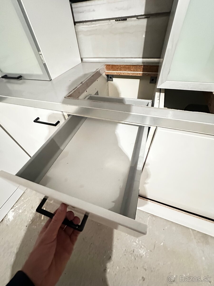 Kuchynská linka +spotrebiče - 7