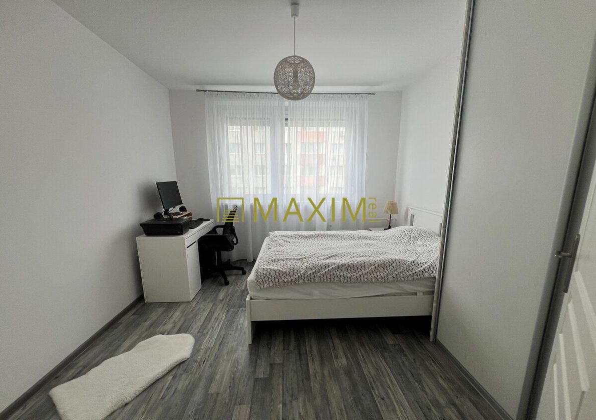 Veľmi pekný zrekonštruovaný 3- izbový byt s lodžiou na ulici - 7