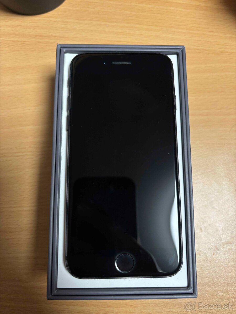 Apple iPhone 8 - 256GB - 88% kapacita batérie - 7