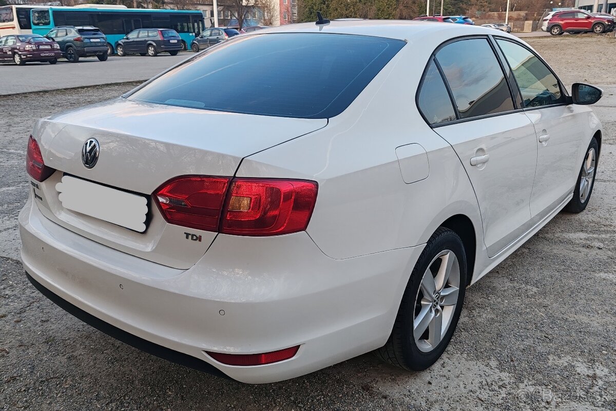 VOLKSWAGEN JETTA 1,6TDI - 7