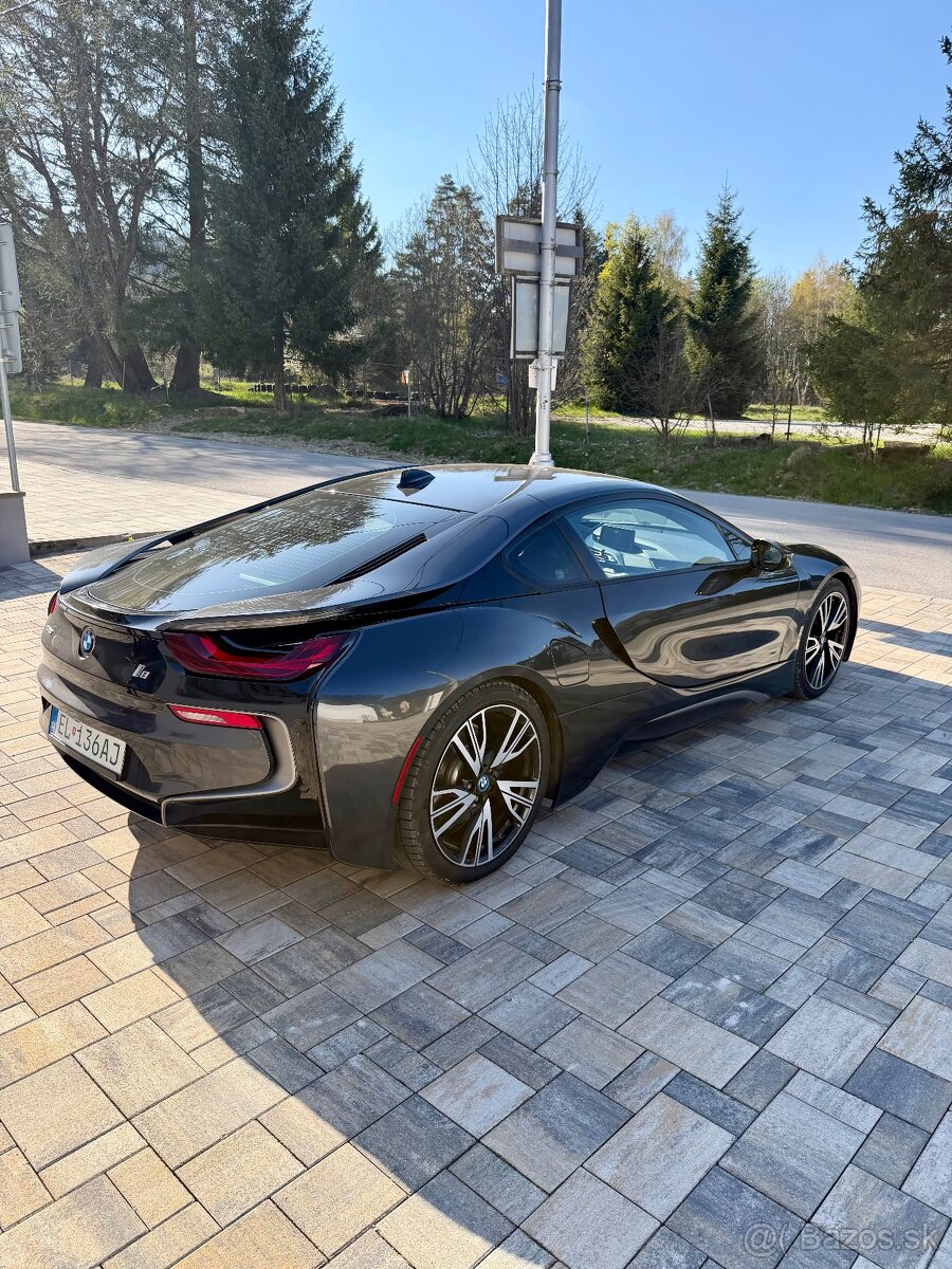 Predám BMW I8 - 7