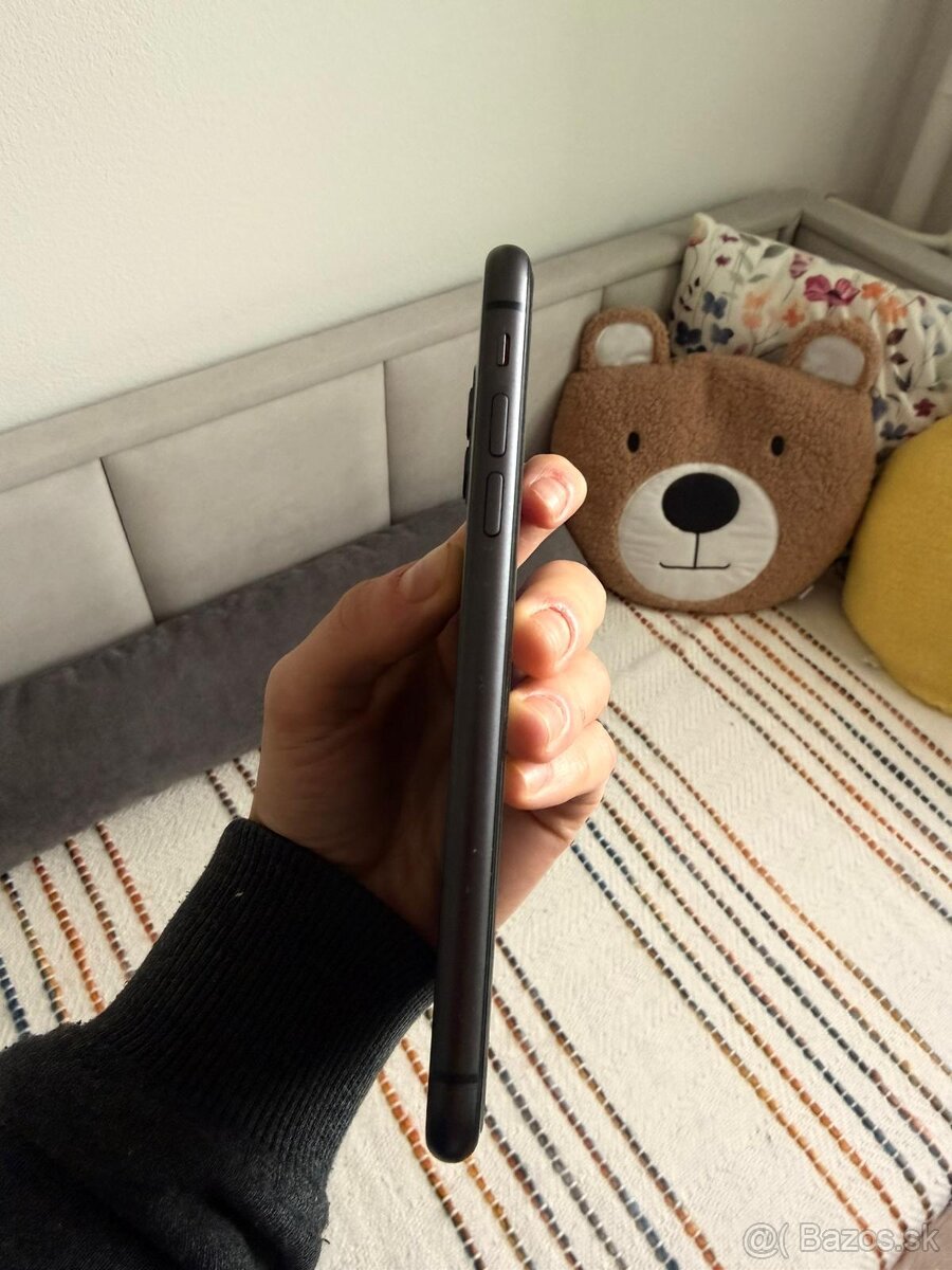 Apple iPhone 11, 64 GB black - 7