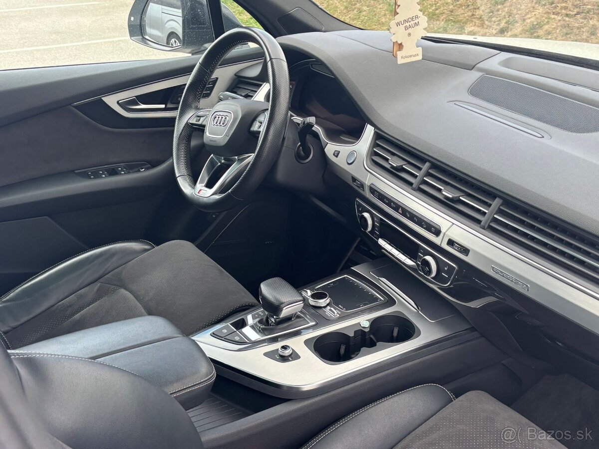 AUDI Q7 - 7