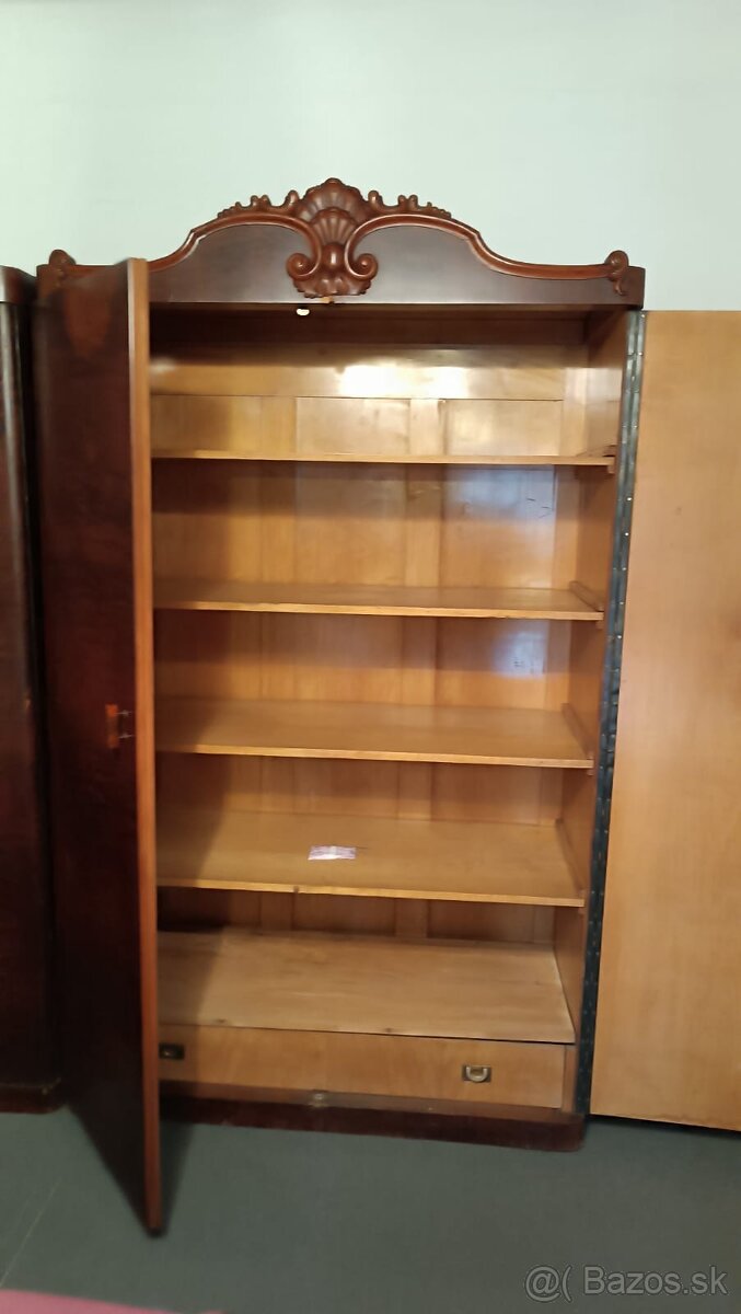 Predám 2 starožitné skrine - 7