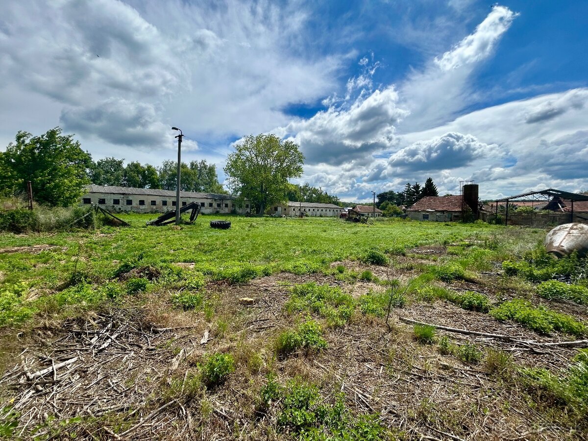 Areál družstva 1,1 ha - predaj/prenájom - 7