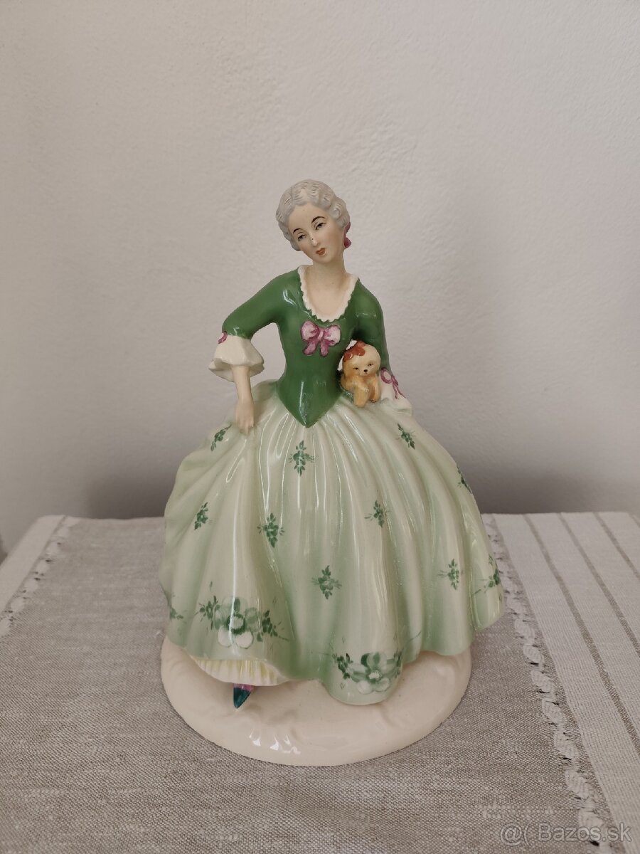 Royal dux dáma so psíkom porcelánová soška - 7