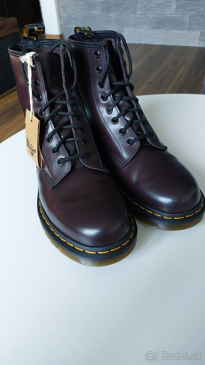 Dr. Martens - 7