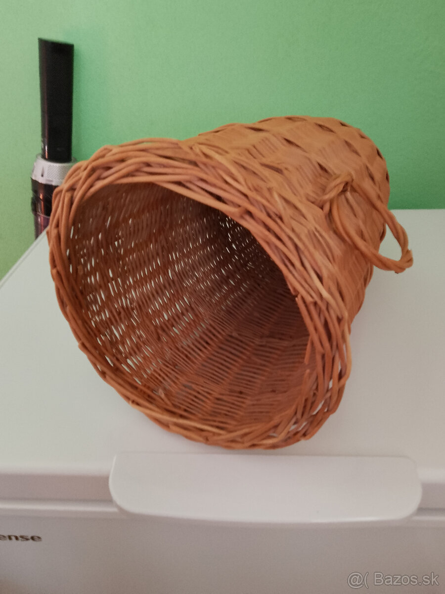 Predám odpadový nerezový kôš 20l,zrkadlo,prútený stojan - 7