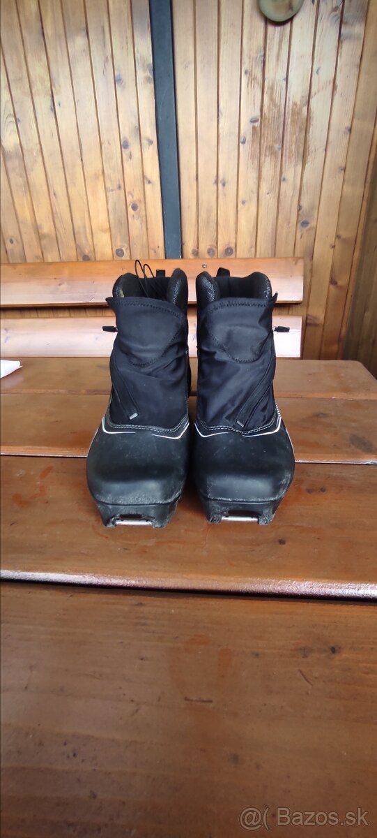 Bežecké lyže Fischer s palicami a s topánkami. - 7