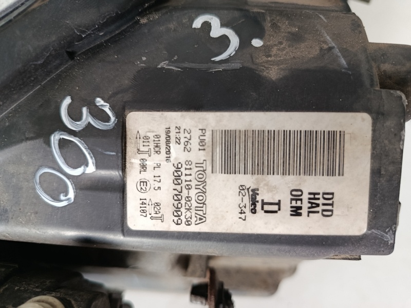 svetlo PP , Toyota Auris ii 2015-2018 8111002K30 300€ - 7