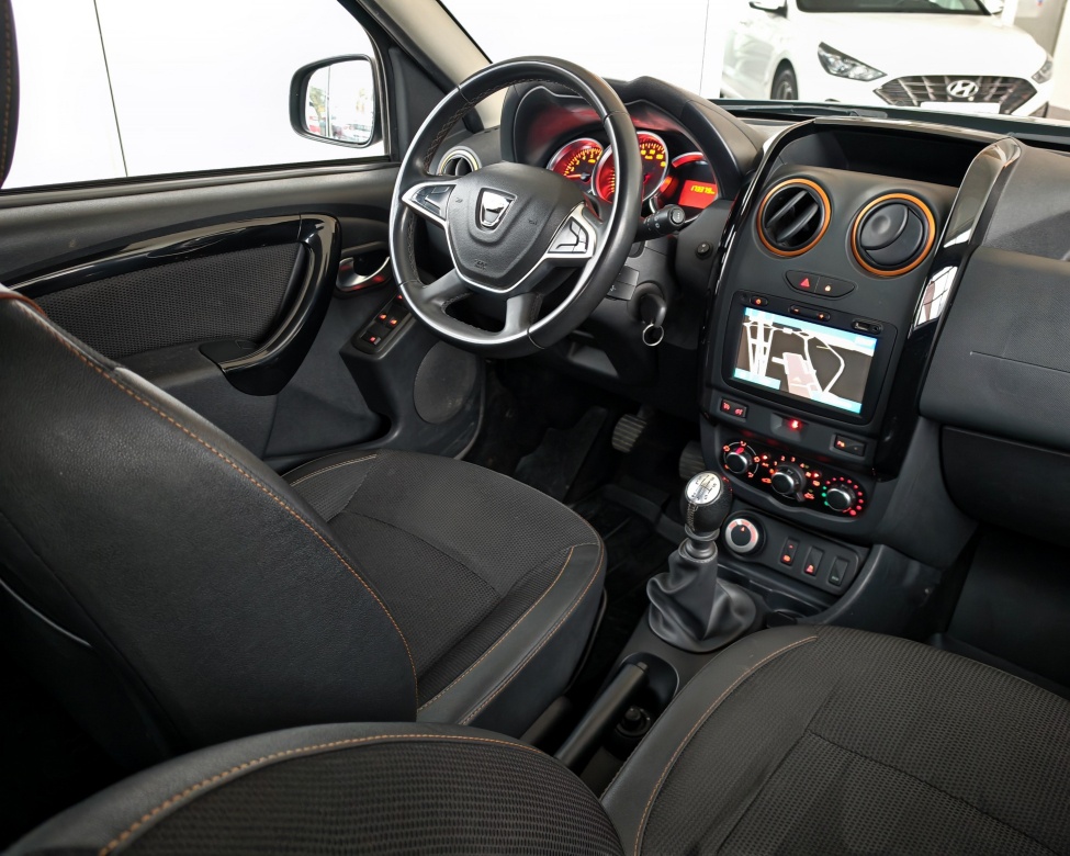 Dacia Duster 1.5 dCi 80KW Comfort 4x4 - 7