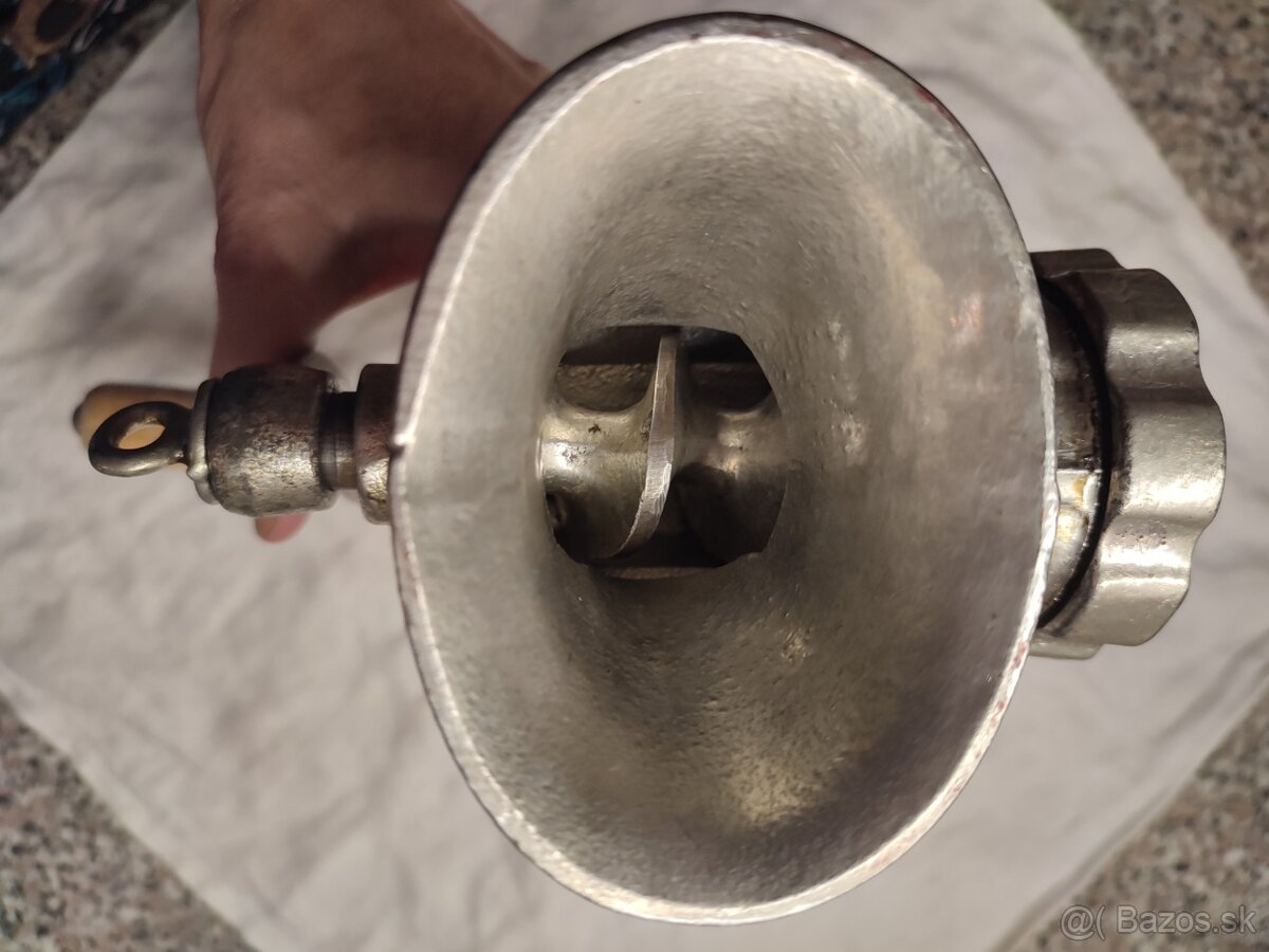 Prdám mlynček na mäso a na orechy - 7