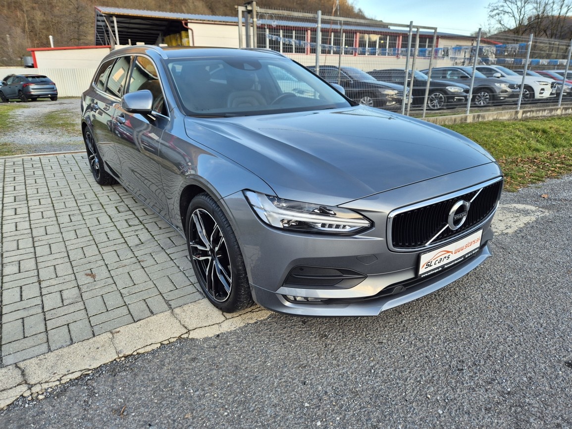 Volvo V90 D4 2.0L Momentum AWD A/T 140 kW - 7