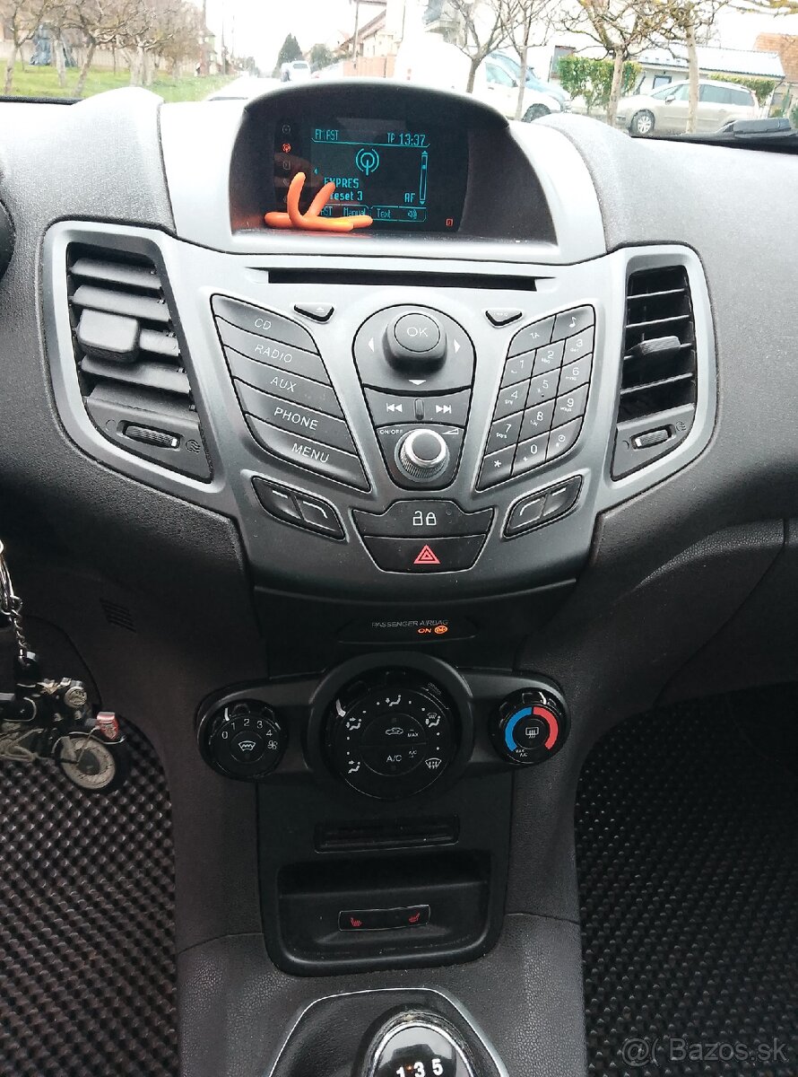 Ford Fiesta 1,2 44 kw rok 2013 - 7