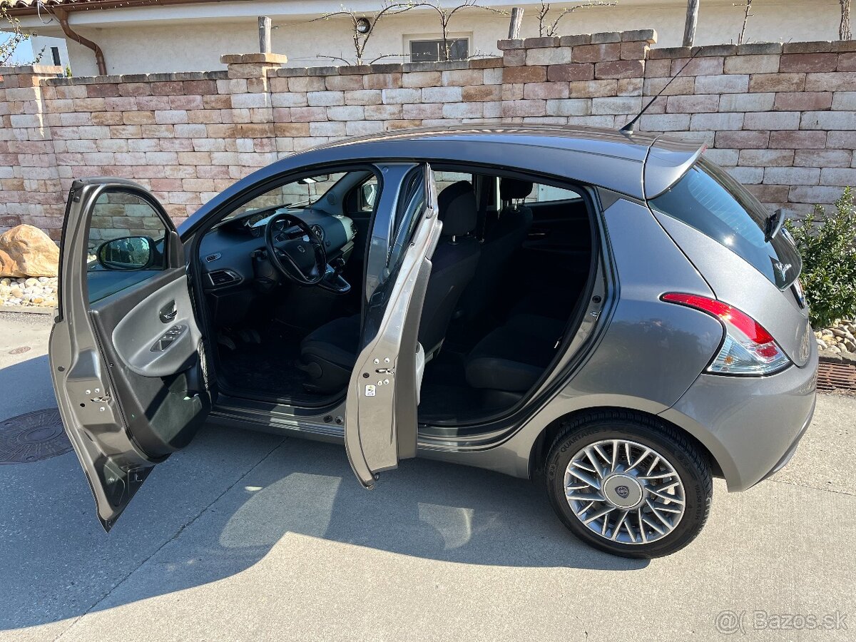 Lancia Ypsilon Gold 1.2i - 7