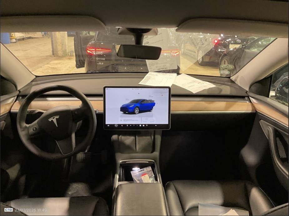 Tesla Model Y 2023 Standard Range SoH 95 % - 7