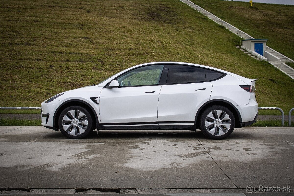 Tesla Model Y Long Range Ryzen, SOH 90%, Grok, Tepelko - 7