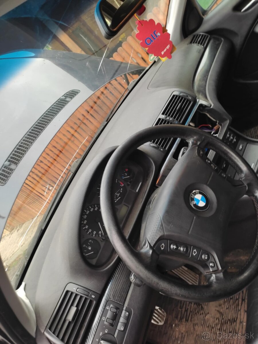 Predám len súčiastky BMW E46 2.0benzin 105kw - 7