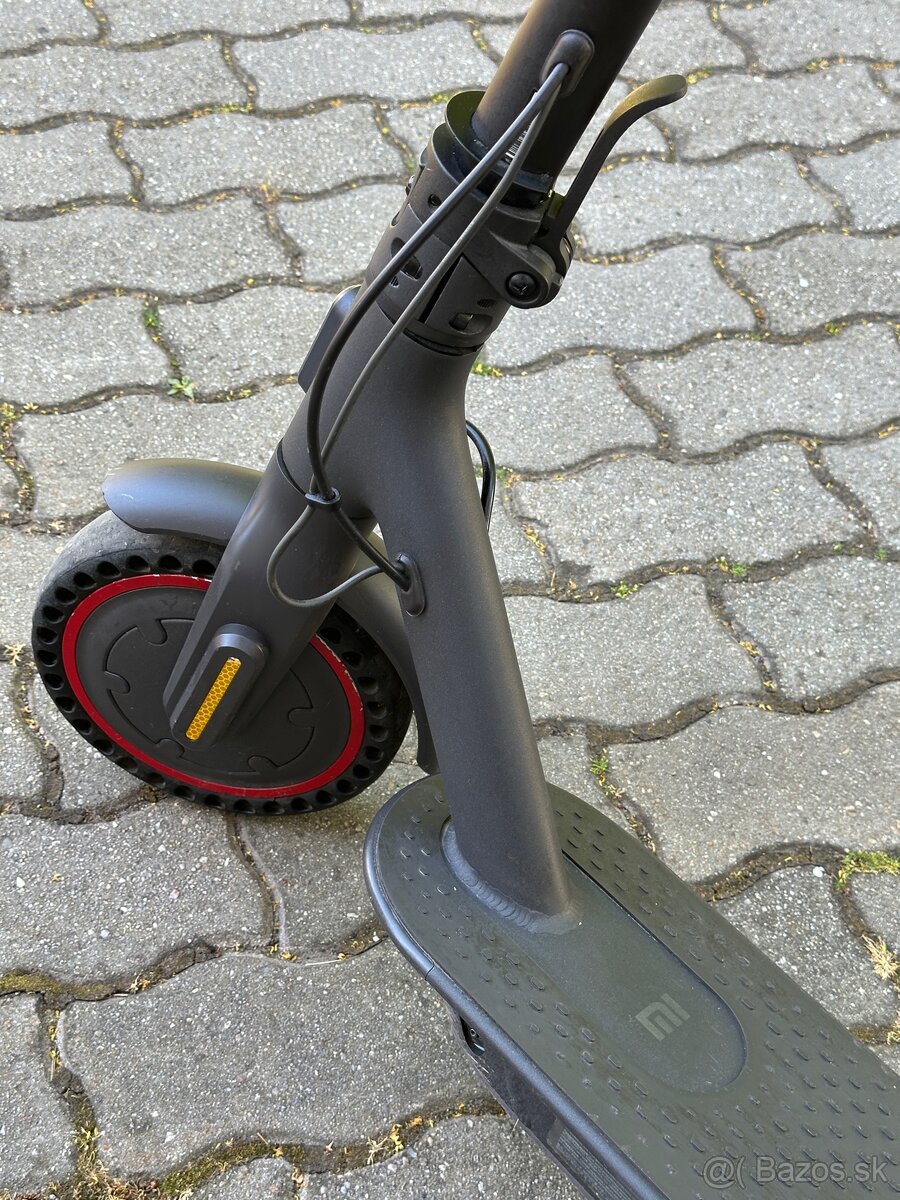 Xiaomi Mi Electric Scooter Pro 2 – výborný stav - 7