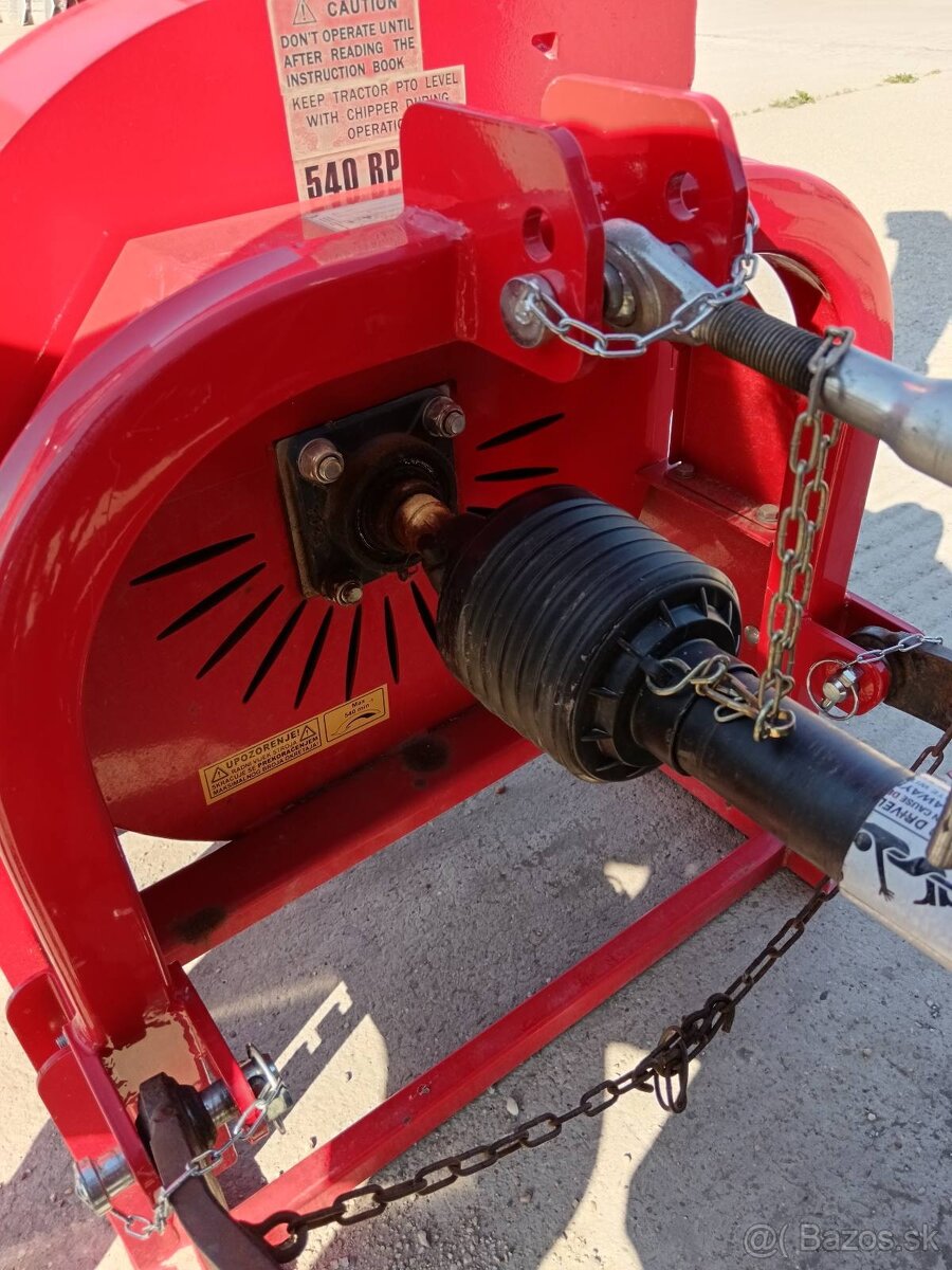 Drvič konárov na traktor - 7