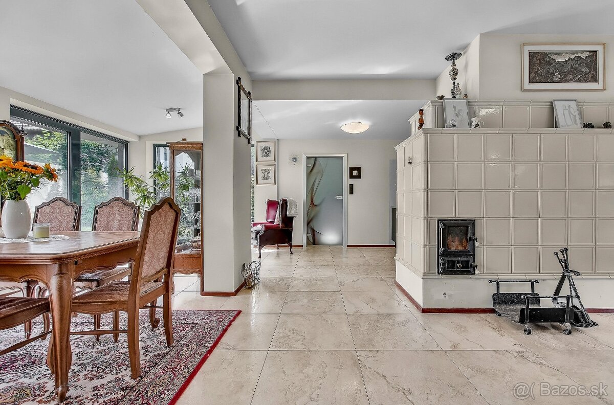 Na predaj komfortný a kvalitne postavený dom, Sološnica - 7