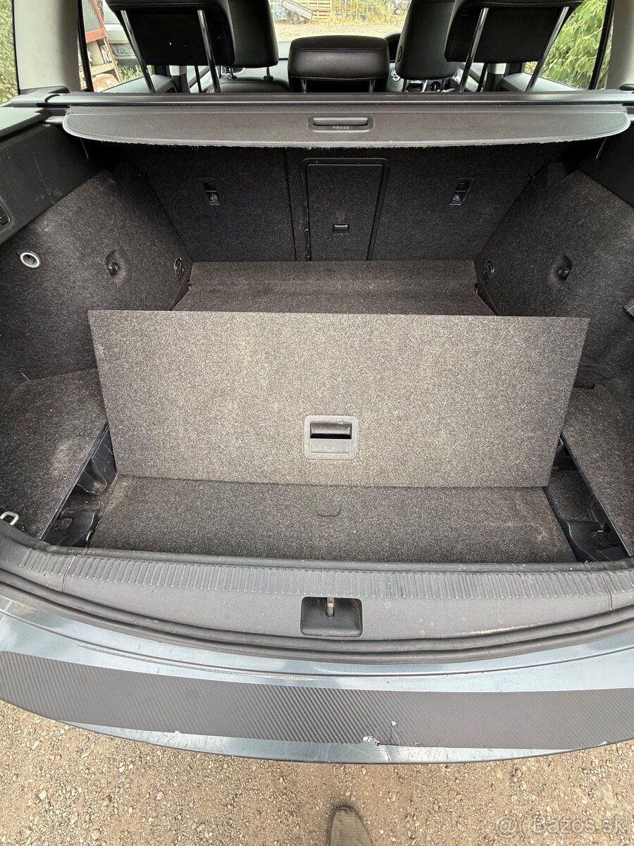 Rozpredam Škoda Octavia 3 1.6 TDi 81kw kombi šedá . Kod farb - 7