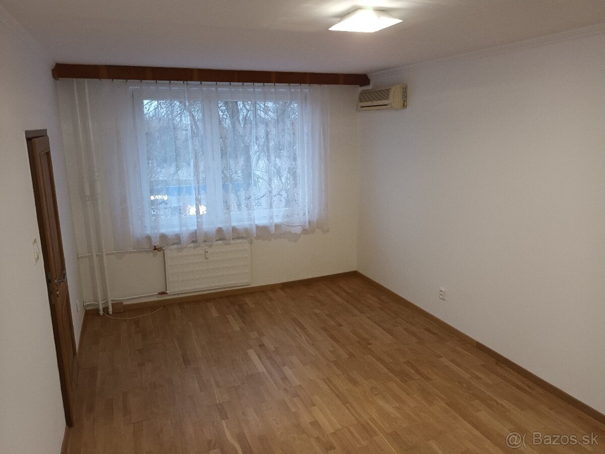 Prenájom 3-izbového bytu (72 m²) – Éotvosova ulica, 7. sídli - 7