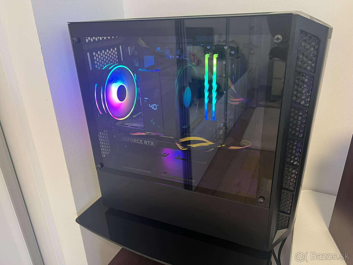 Predám stolný PC - 7