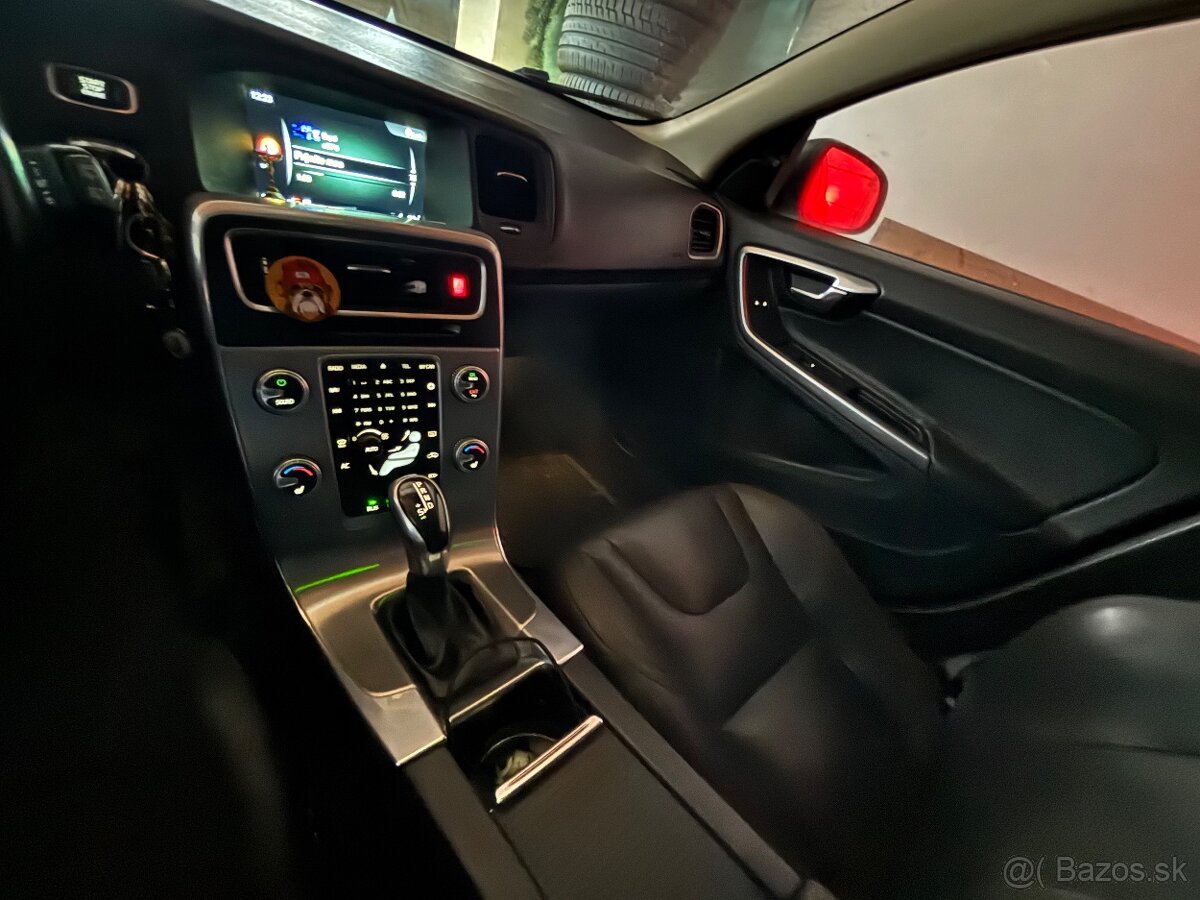 Volvo V60 cross country - 7