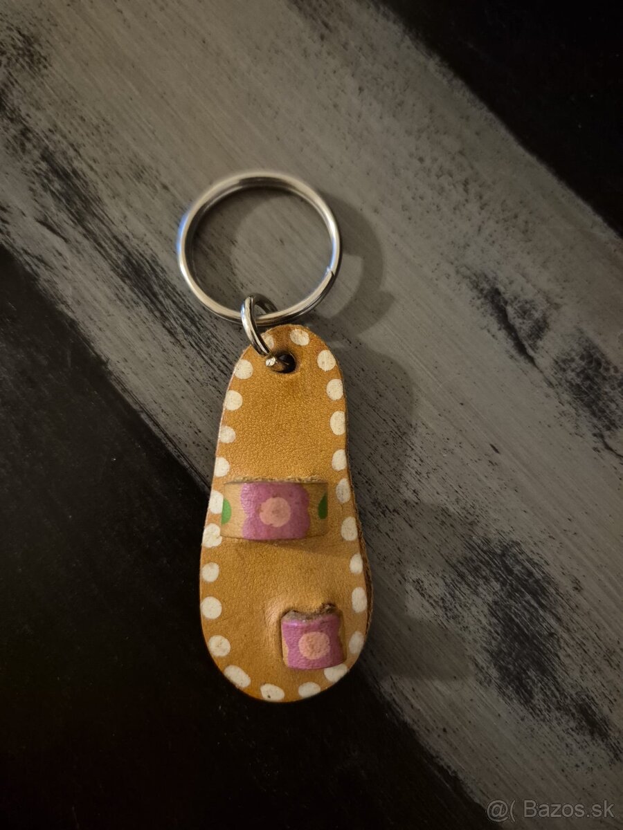 9ks - Kľúčenky rôzne druhy - 7