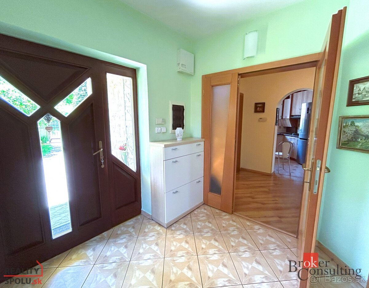 NA PREDAJ / Rodinný dom s bazénom a saunou / Šarišské Bohdan - 7