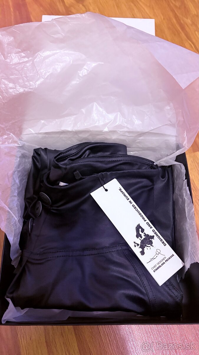 Nebbia leginy glossy look 586 - 7