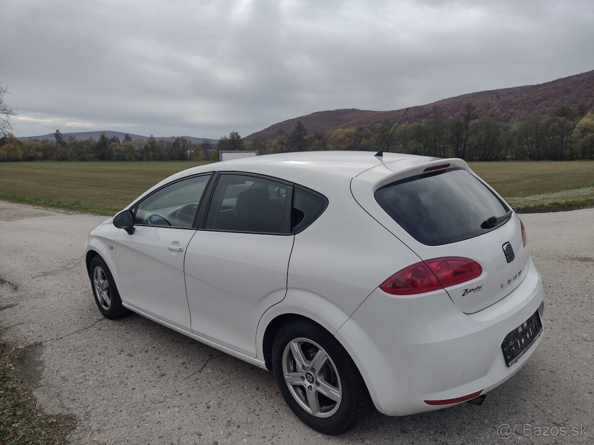 SEAT LEON 1.4 BENZIN 63 KW NAJ.167000 KM ROK VÝROBY 2009 - 7