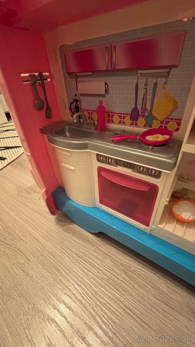 Barbie karavan - 7