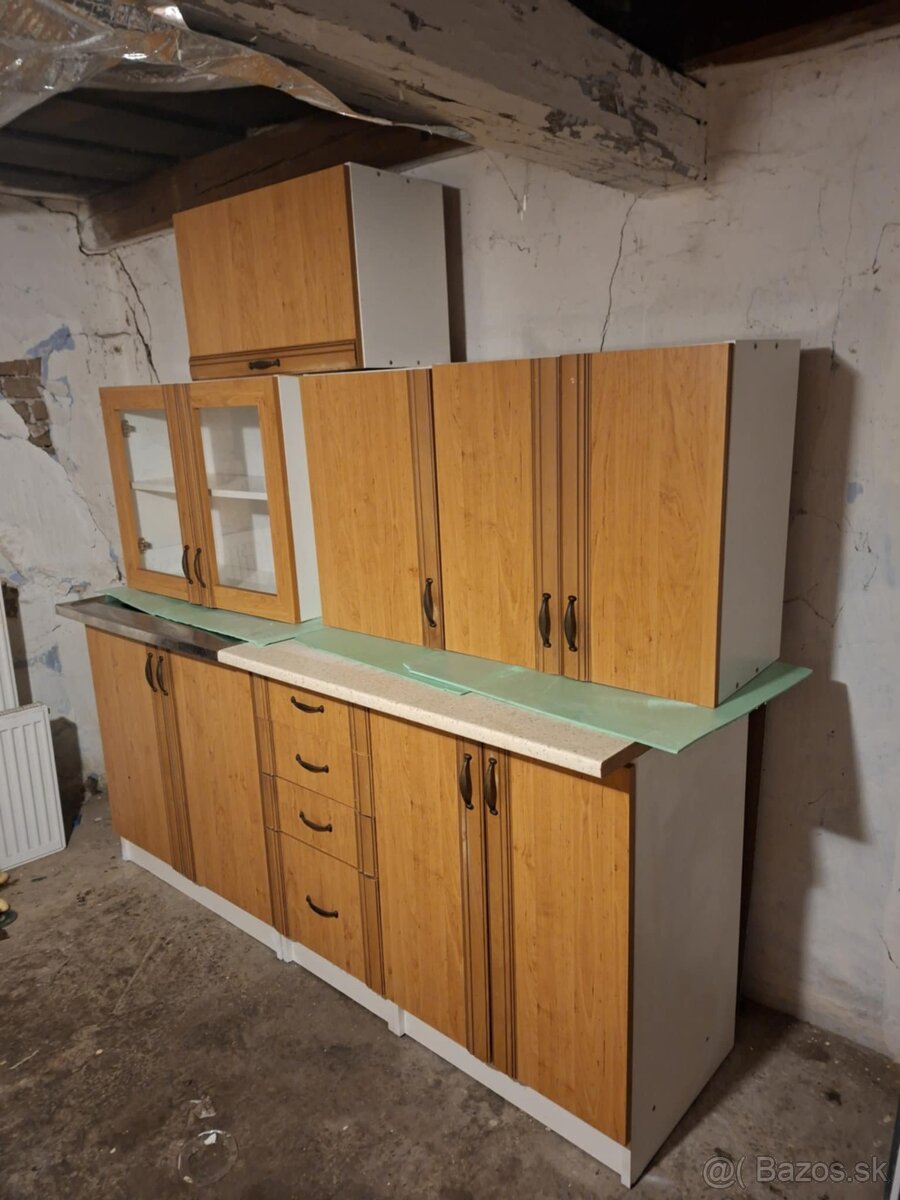 Na predaju kuchynská linka - 7