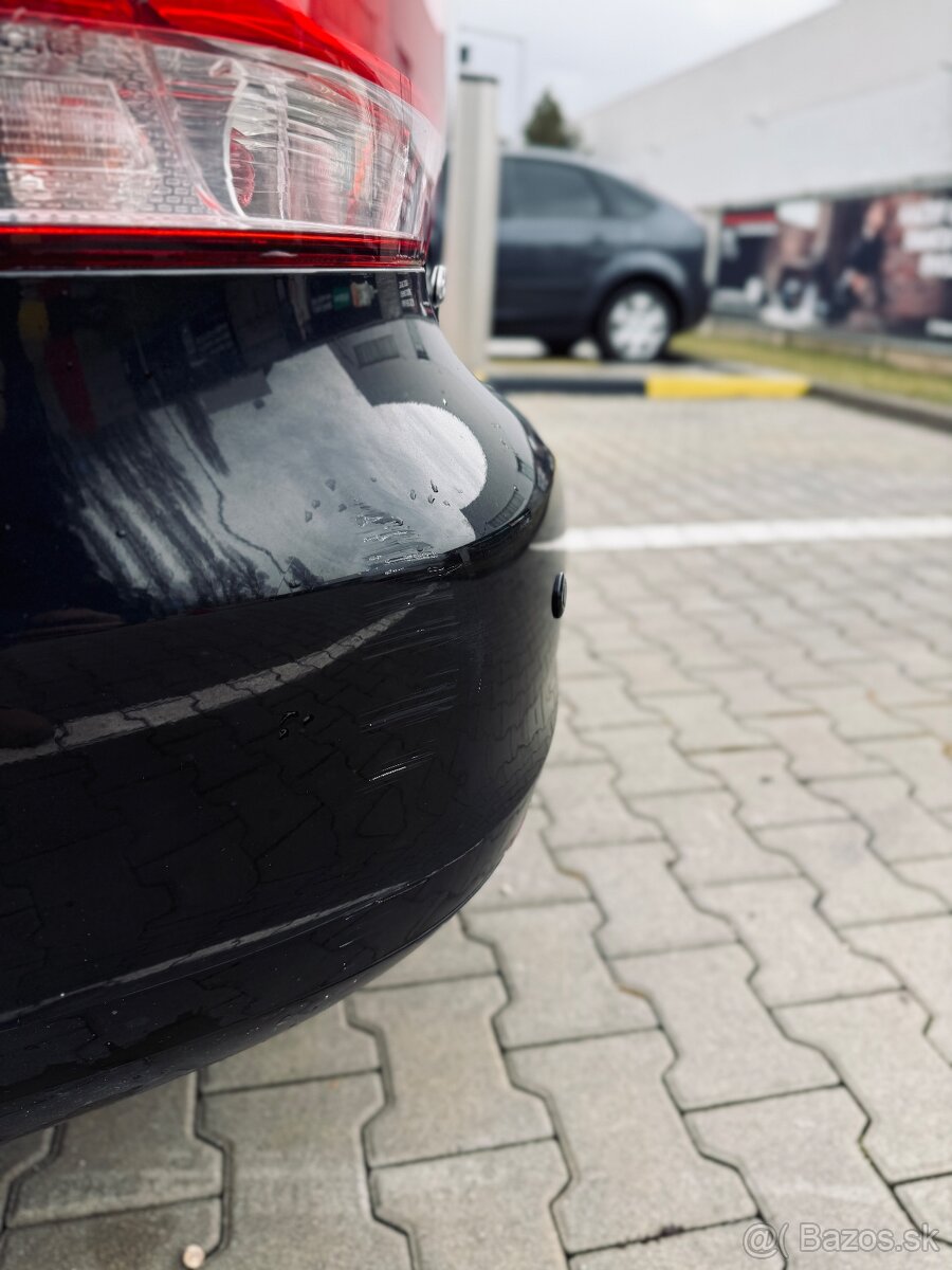 Volkswagen Golf VI 1.6 Variant / TDI 77 kW - 7