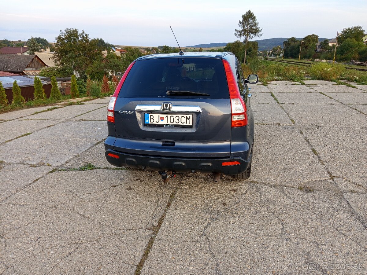 Predám Hondu CR-V diesel 2.2l ,103 kw, 4x4 - 7