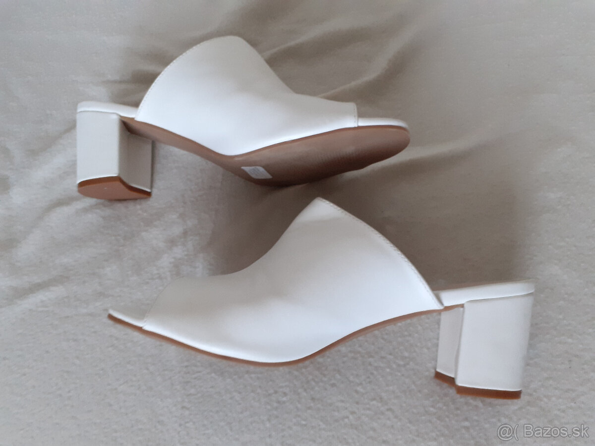 Dámske nové biele vsuvky Body Flirt č.41 - 7