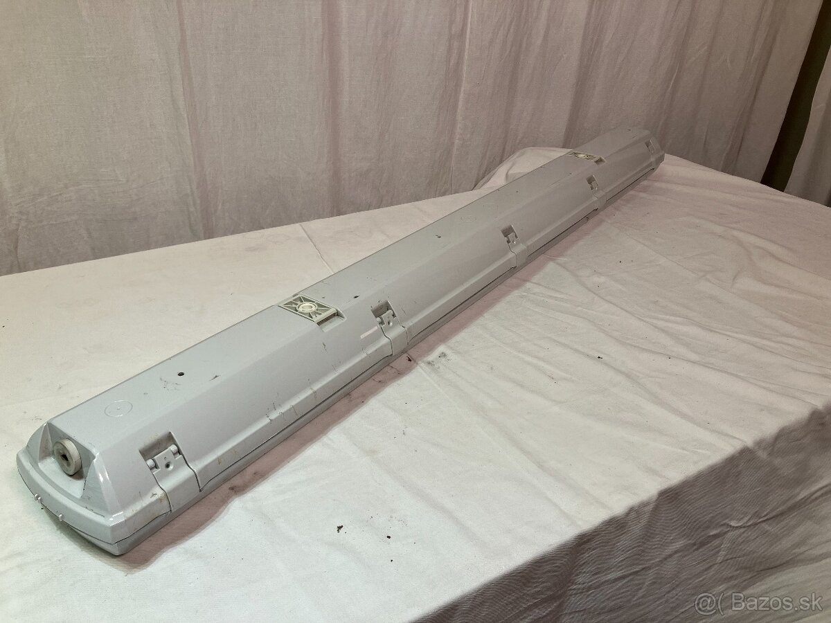 Neonové svietidla 7ks = 28€. - 7