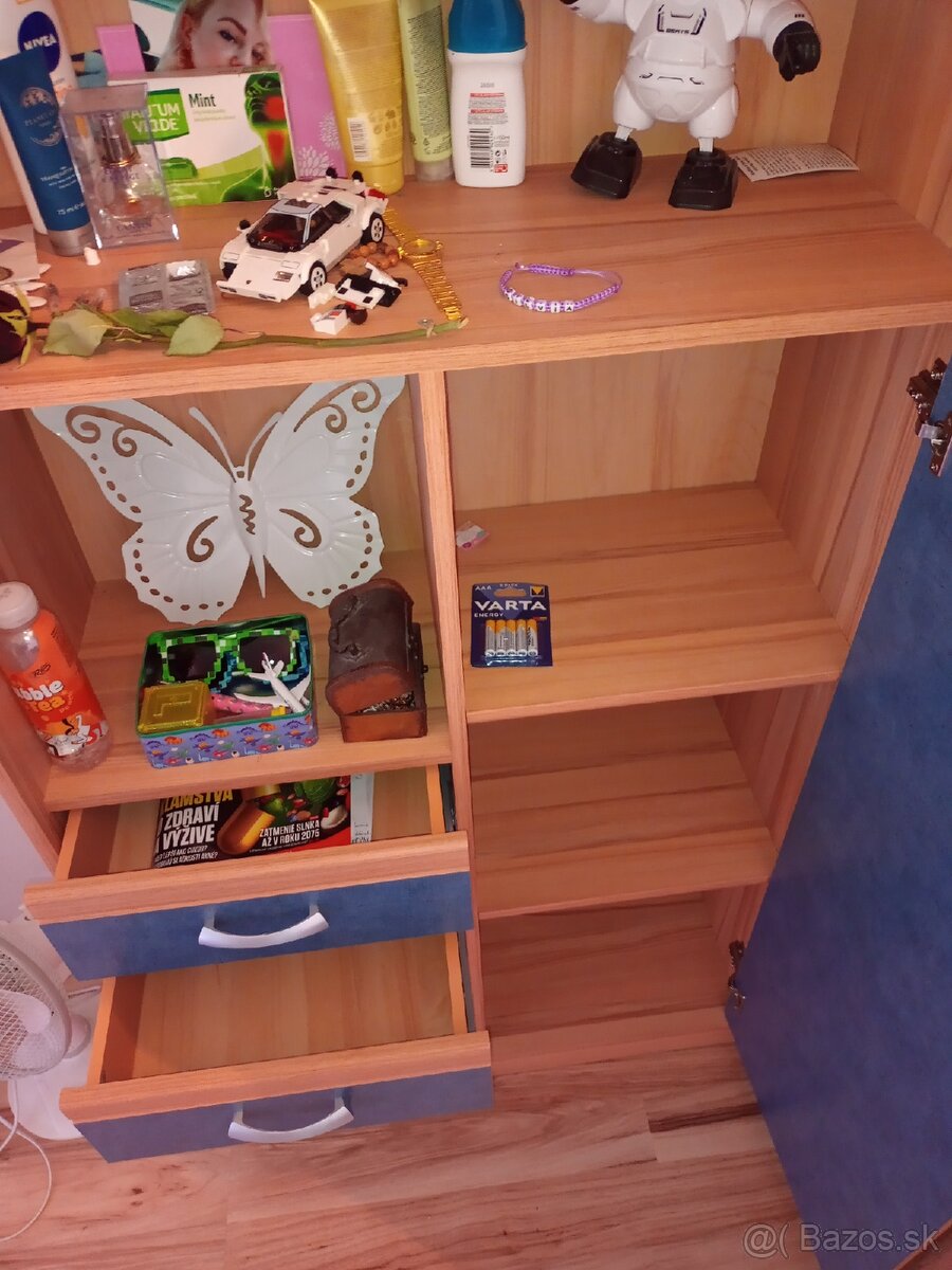 Predám 2 ks kvalitné skriňe farba modra-jelša - 7