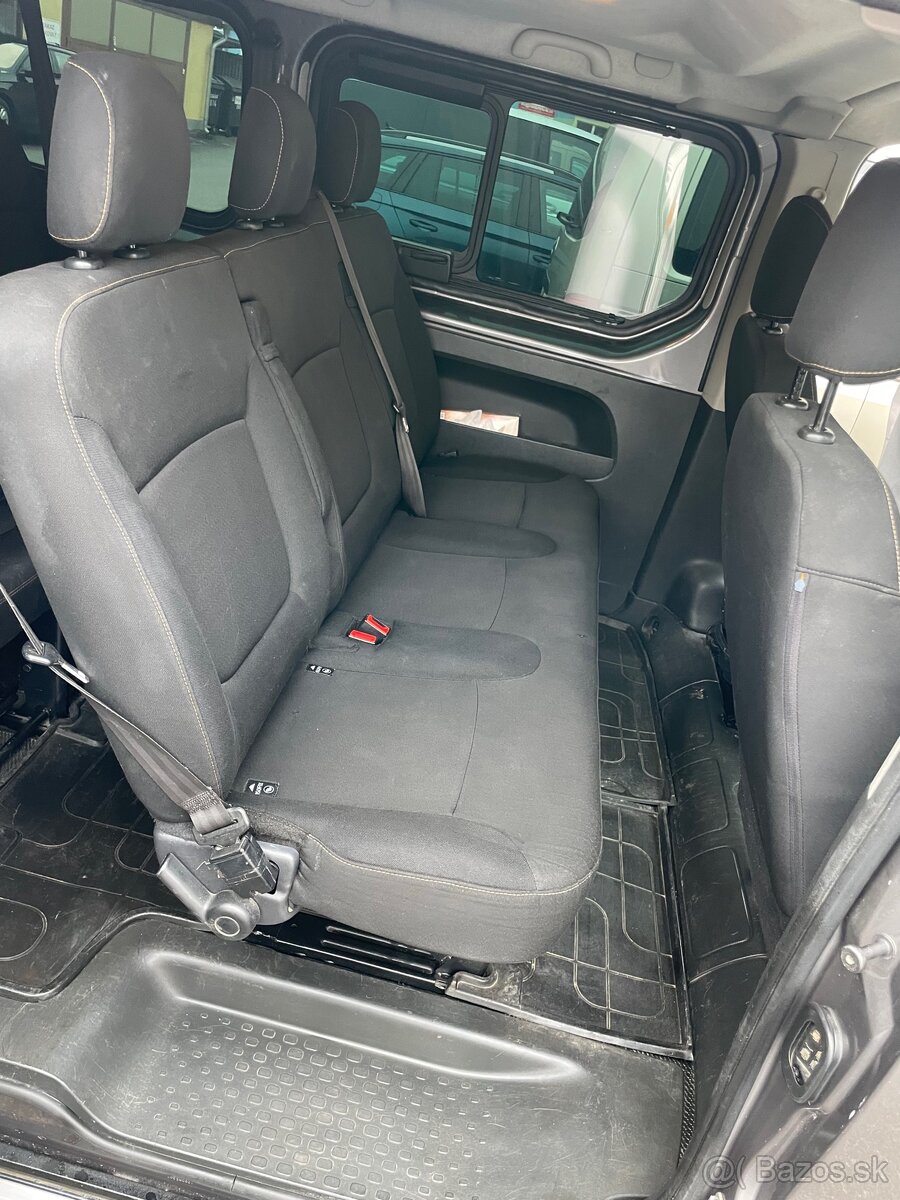 Renault Trafic Passenger - 7